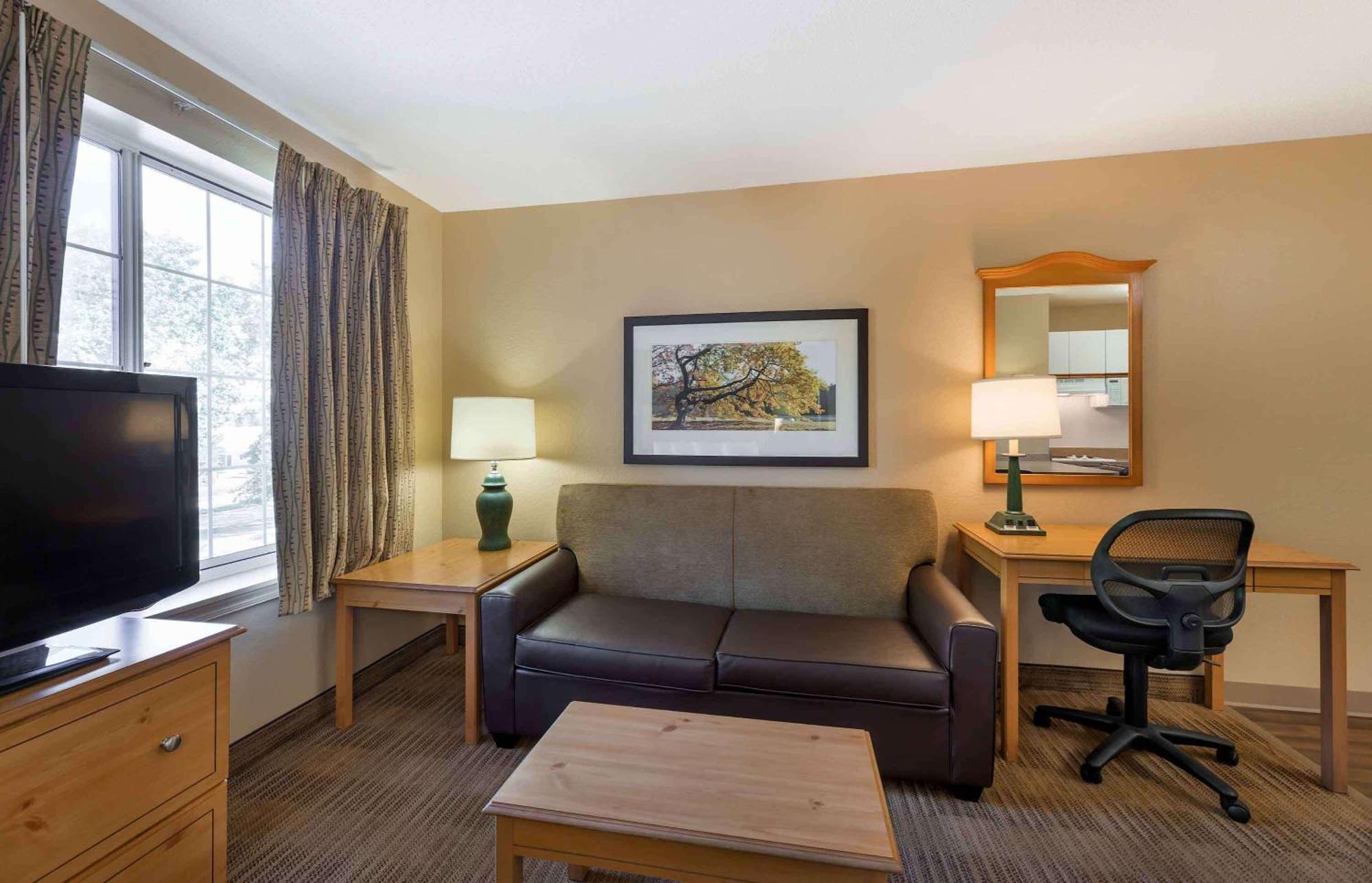 Extended Stay America Suites - Cleveland - Airport - North Olmsted Exterior photo