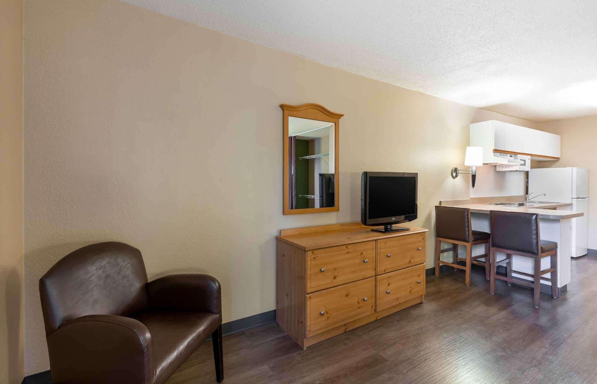 Extended Stay America Suites - Cleveland - Airport - North Olmsted Exterior photo