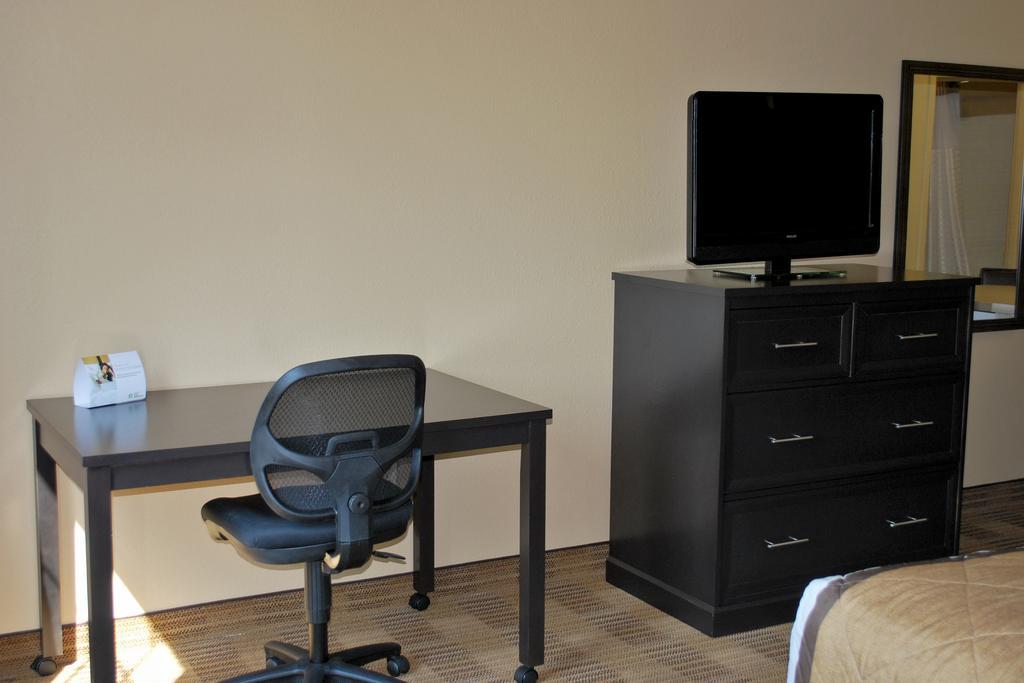 Extended Stay America Suites - Cleveland - Airport - North Olmsted Room photo